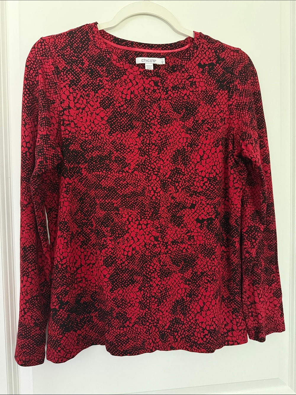 Chico's Black and Red Printed Long Sleeve Tee